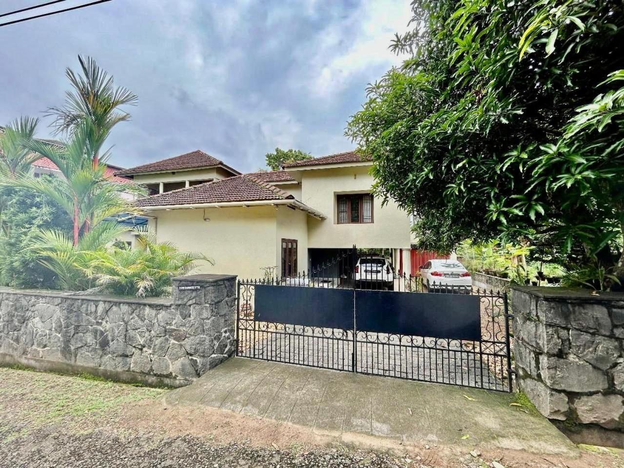 Mango Tree Villa Kochi Екстериор снимка